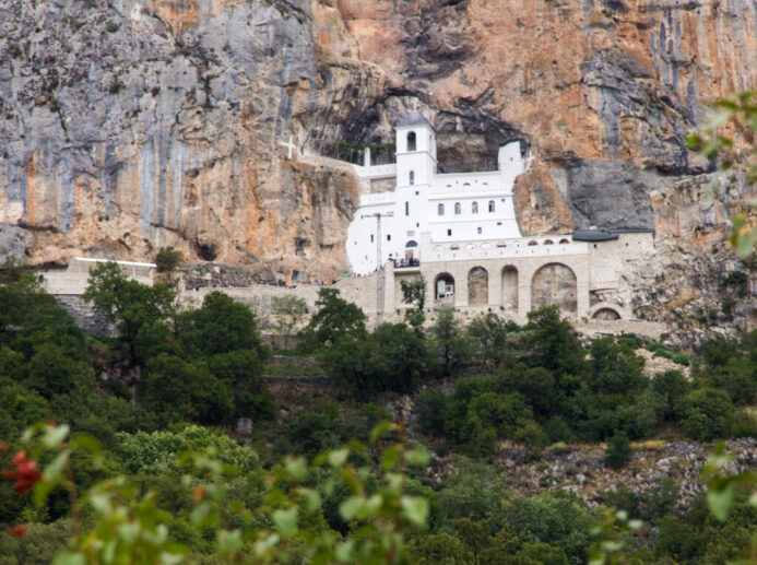File Ostrog Monastery Panoramio 1 Jpg
