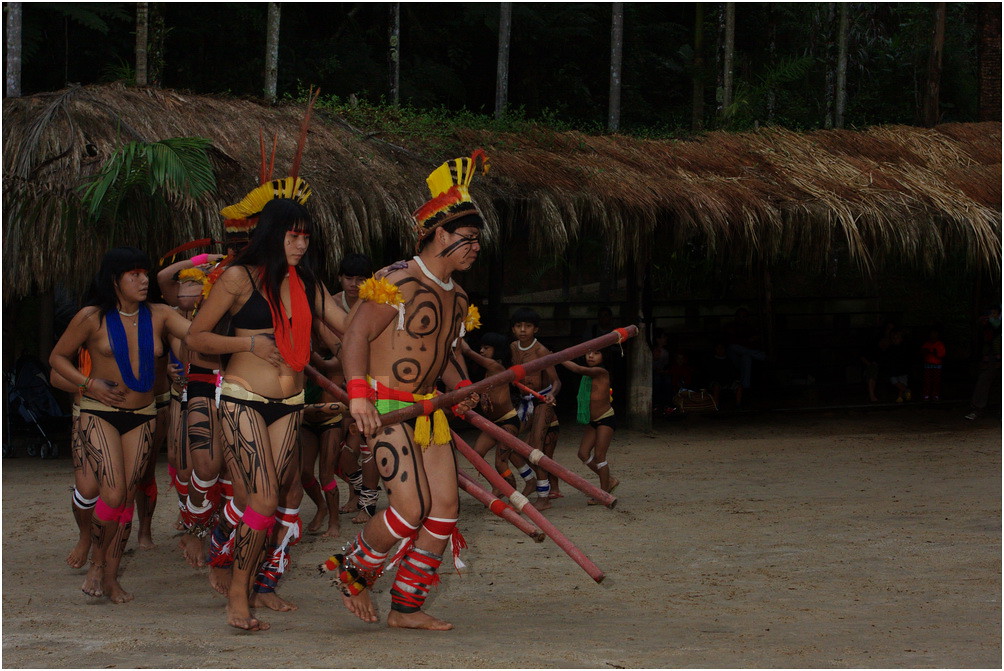 _MG_2036 Young Kuikuro Indians dancing at Toca da Raposa, São Paulo, Brazil-April 2013