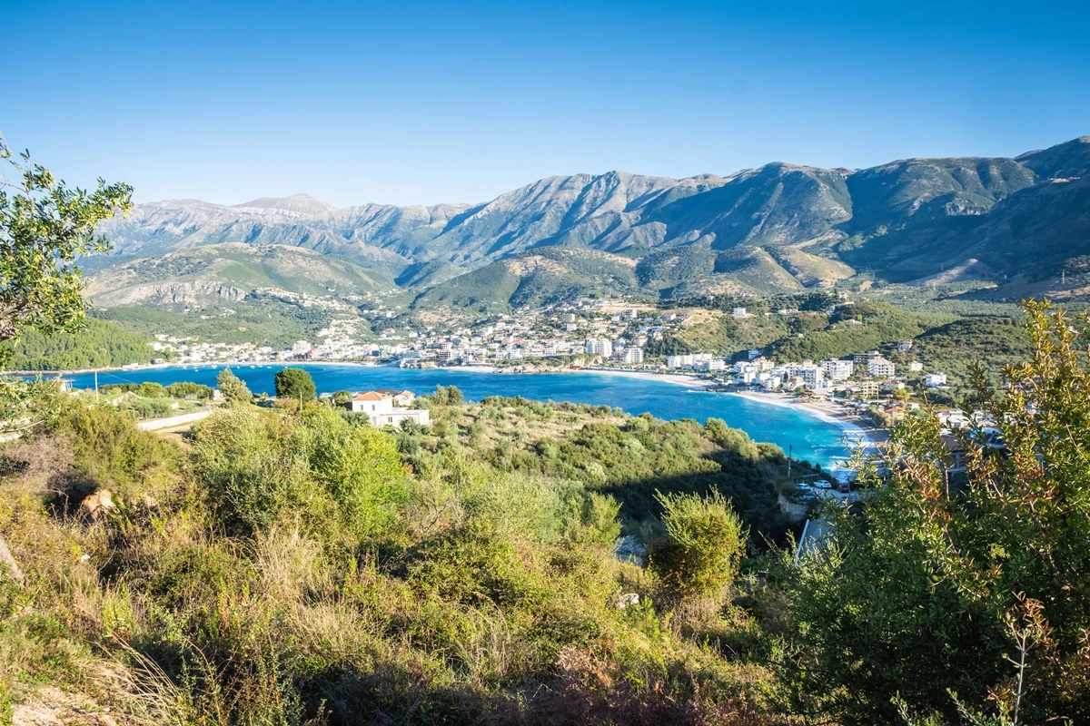 albánie břeh jónského moře slunce panorama