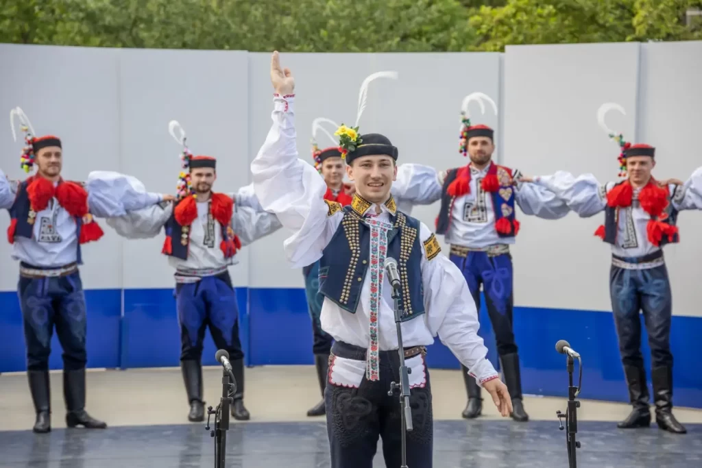 Vystoupení folklóru.