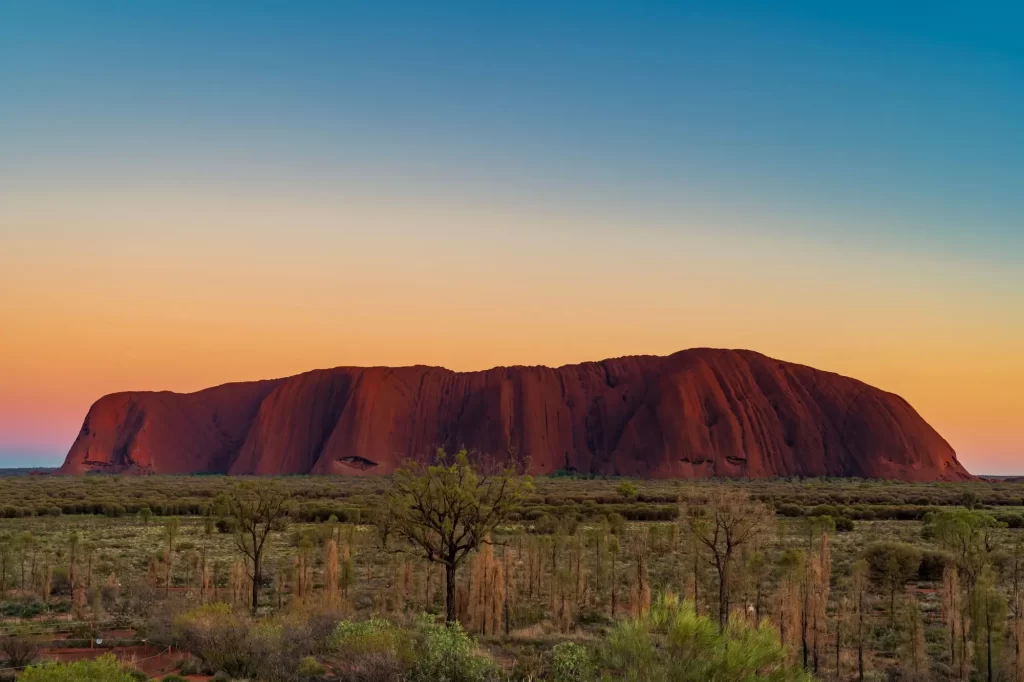 Hora Uluru v západu slunce